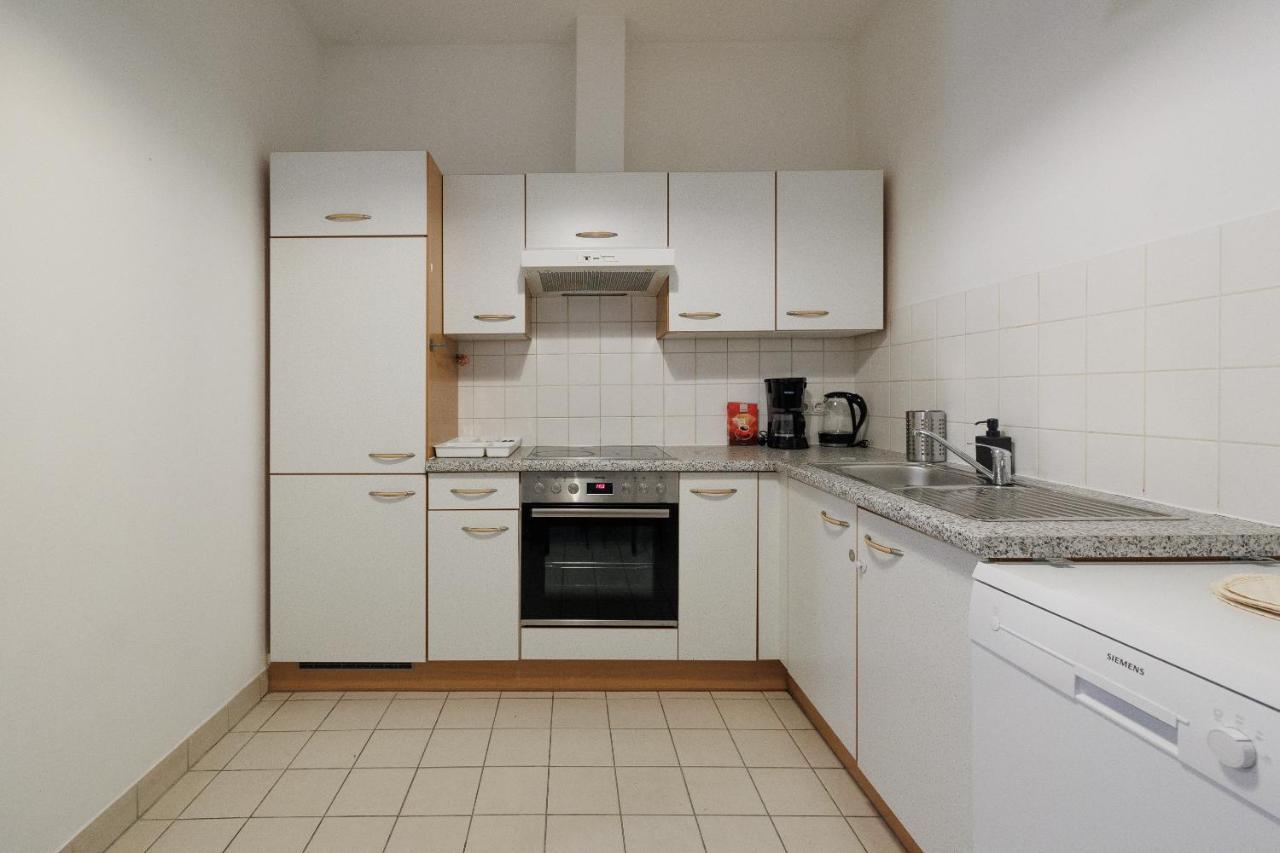Apartments Next To Schoenbrunn Виена Екстериор снимка
