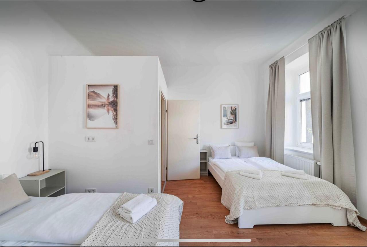 Apartments Next To Schoenbrunn Виена Екстериор снимка