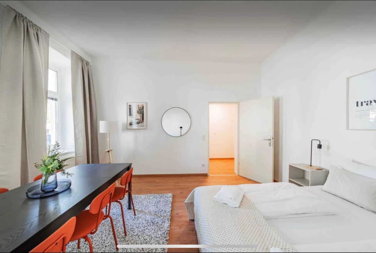 Apartments Next To Schoenbrunn Виена Екстериор снимка