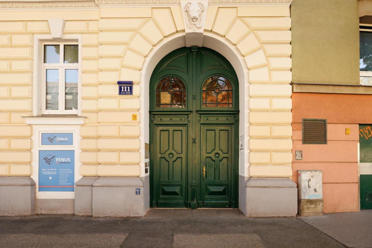 Apartments Next To Schoenbrunn Виена Екстериор снимка