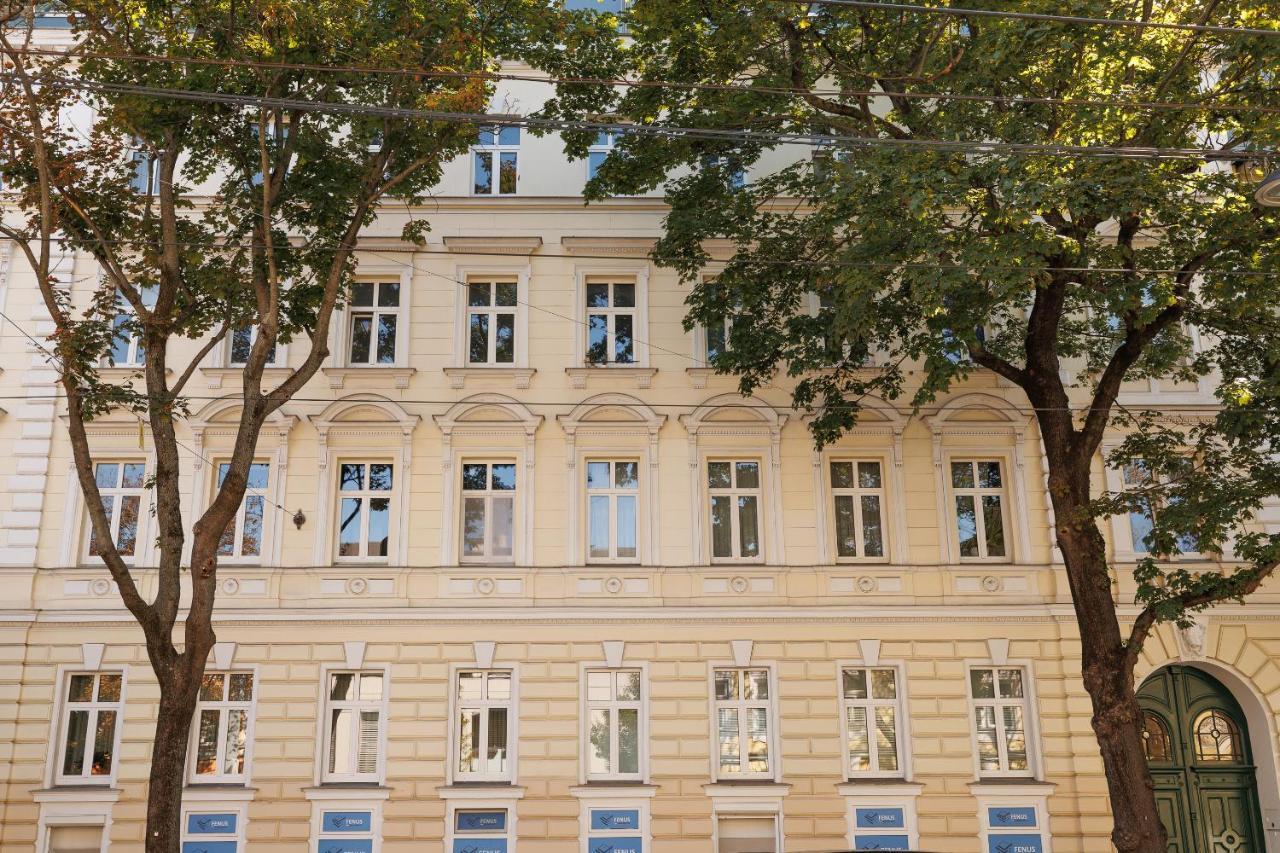 Apartments Next To Schoenbrunn Виена Екстериор снимка