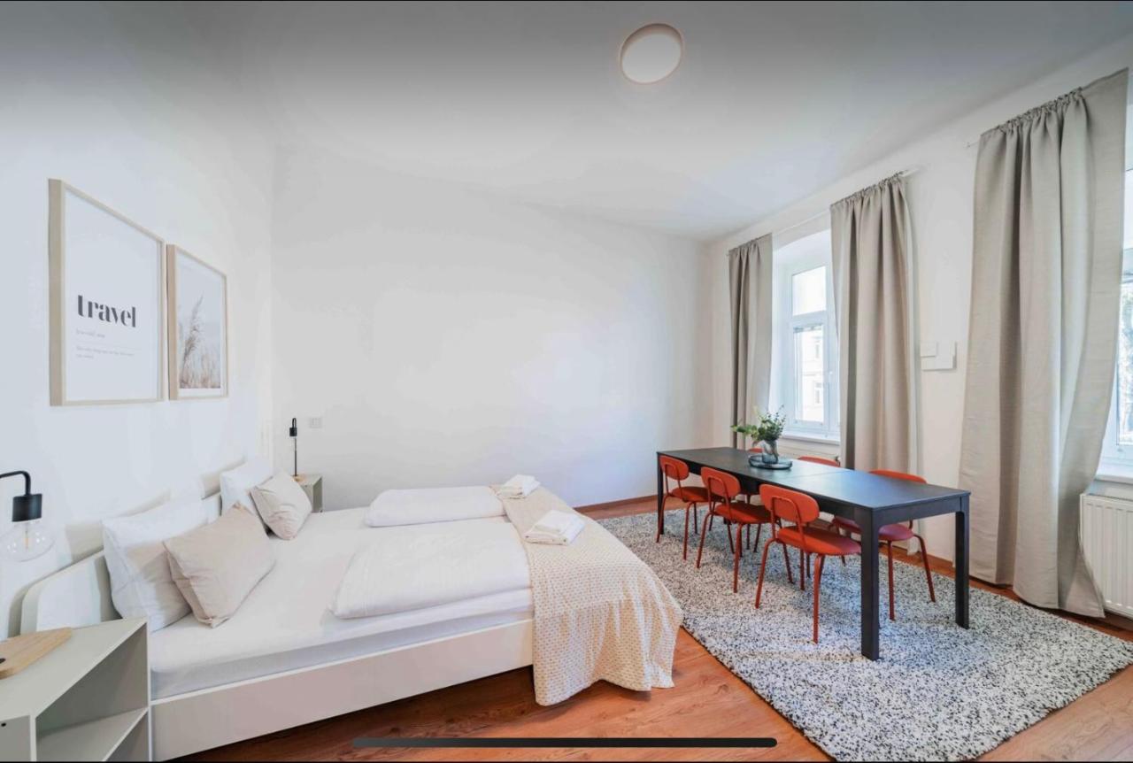 Apartments Next To Schoenbrunn Виена Екстериор снимка